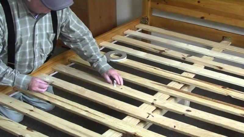 Mộng thấy đang đóng giường ngủ