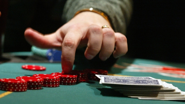 Học cách đọc bài của đối thủ khi đánh Poker Học cách đọc bài của đối thủ khi đánh Poker