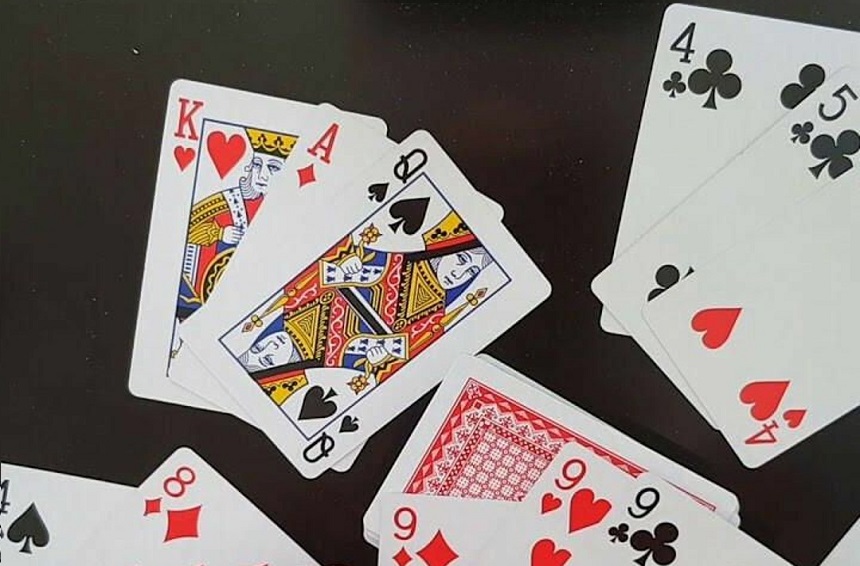Minh họa cách chia bài 3 cây theo vòng Minh họa cách chia bài 3 cây theo vòng