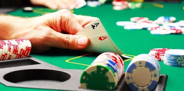 Một số cách Bluff thành công trong poker