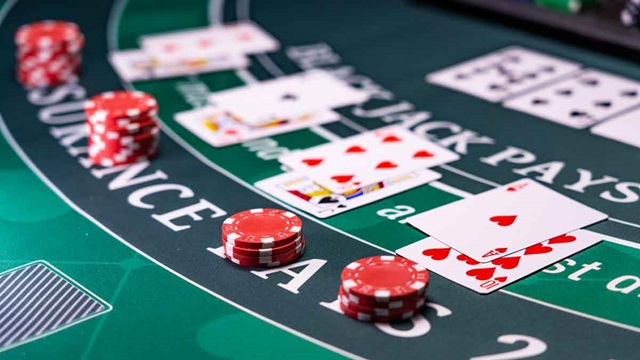 Blackjack 3 hand cho phép người chơi điều khiển nhiều tụ bài cùng 1 lúc