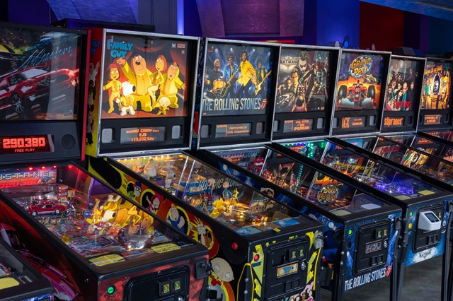 Cấu tạo cơ bản của một máy pinball ngày nay Cấu tạo cơ bản của một máy pinball ngày nay